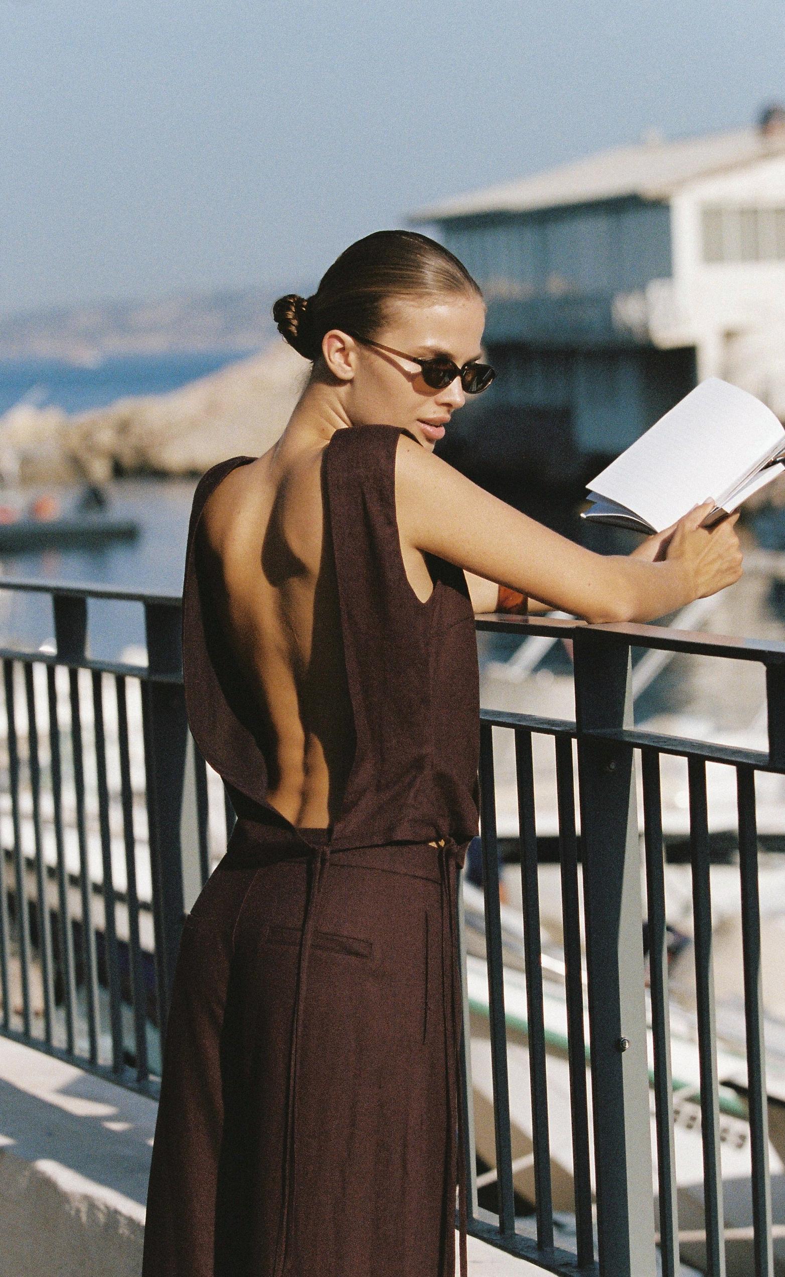 Ariel Top (Dark Mahogany)